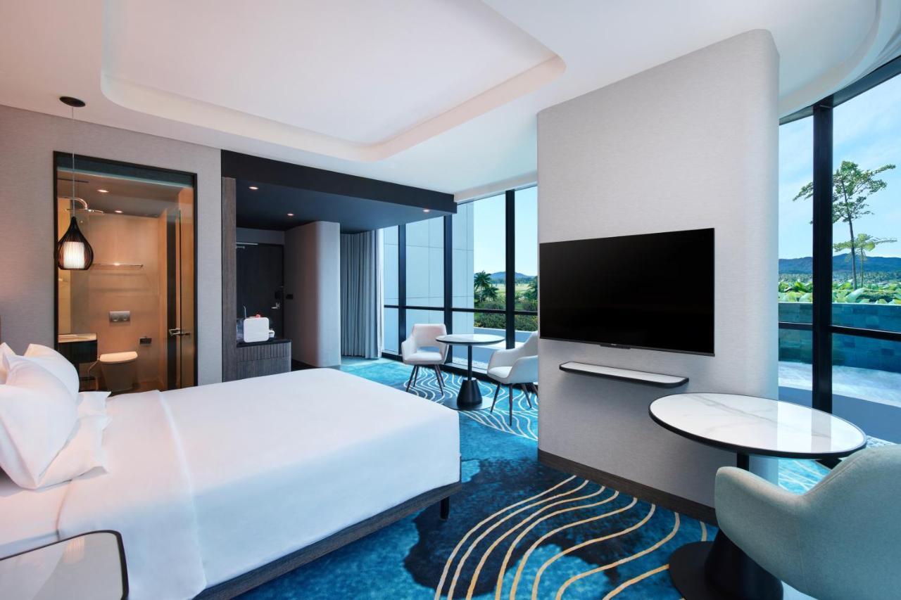 Novotel Yogyakarta International Airport Kulon Progo Temon Esterno foto